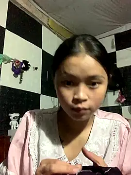 Em-Tho07 online show from September 17, 6:26 am