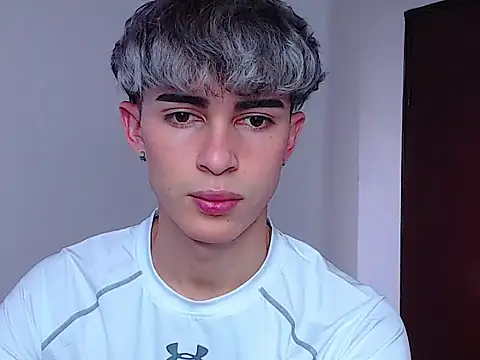 john vichenso online show from October 8, 9:01 pm