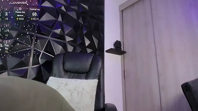 OstinDaniels online show from October 24, 5:59 am