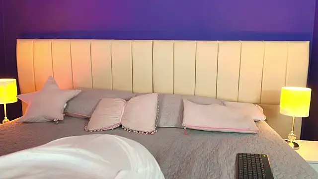 Shizuko  online show from October 4, 7:23 pm