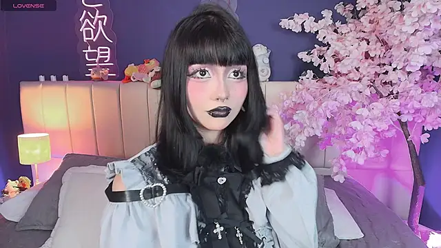Shizuko  online show from June 10, 9:03 pm
