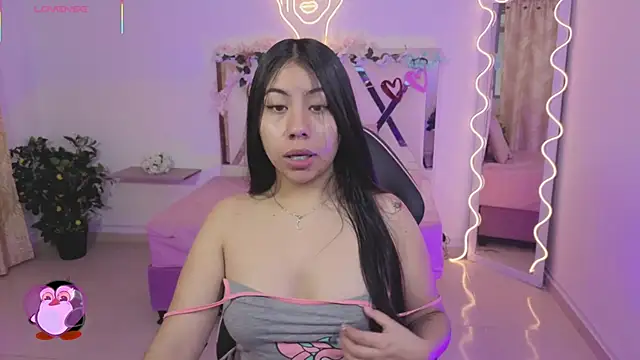 ZURY TAY online show from December 4, 11:52 am