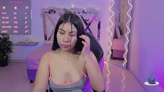 ZURY TAY online show from January 13, 11:59 am