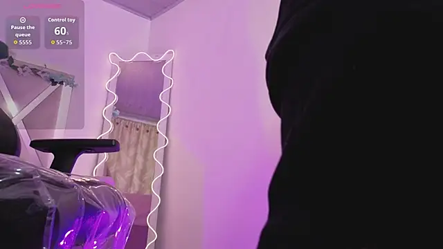 ZURY TAY online show from March 3, 12:00 pm