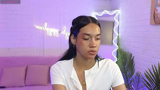 Snapshot of artemiss_tay chatting on September 16, 7:04 pm artemiss tay online show from September 16, 7:04 pm