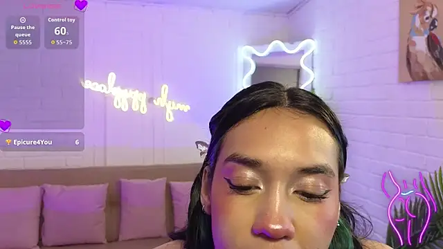 Snapshot of artemiss_tay chatting on November 3, 7:15 pm artemiss tay online show from November 3, 7:15 pm