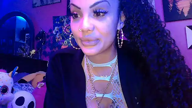 Snapshot of Av3ryyBe3 chatting on November 11, 4:01 am Av3ryyBe3 online show from November 11, 4:01 am