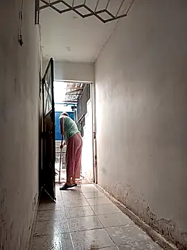 Lady 16 online show from December 4, 3:10 pm