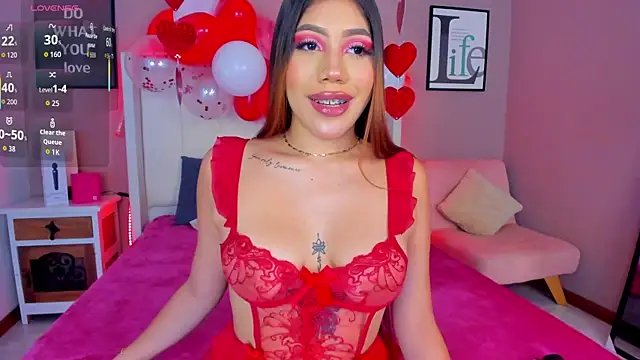 sarahyessica online show from February 14, 5:10 pm