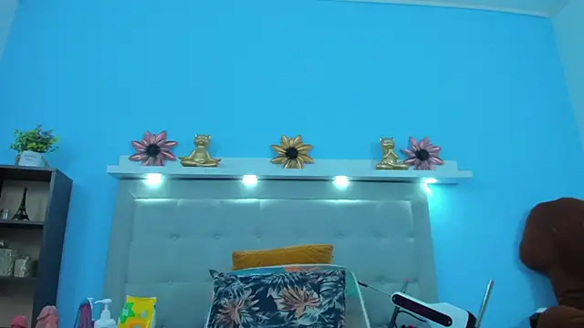 neferet opal online show from December 19, 12:17 am