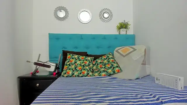 neferet opal online show from February 7, 11:30 pm