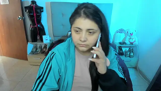 Snapshot of TifanyAmazinng chatting on December 15, 12:42 pm TifanyAmazinng online show from December 15, 12:42 pm