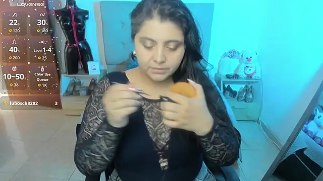 Snapshot of TifanyAmazinng chatting on December 18, 12:33 pm TifanyAmazinng online show from December 18, 12:33 pm