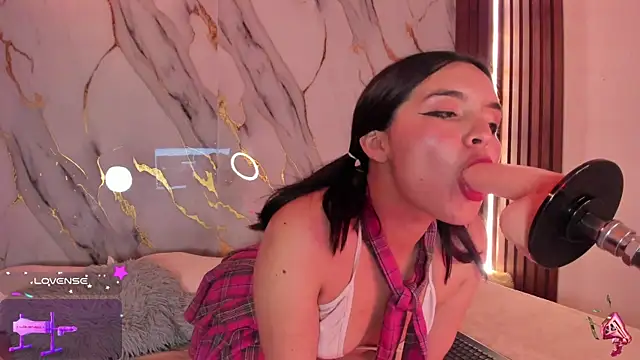 alicecute77 online show from October 12, 2:32 am