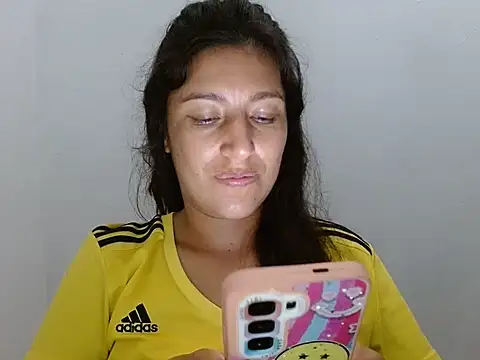 SarahFriendly online show from June 18, 12:44 am