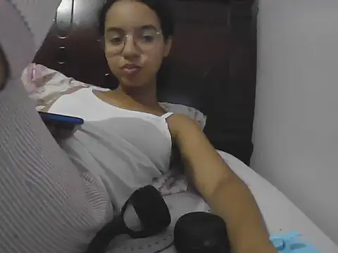 Snapshot of BabygirlCaramelo chatting on October 3, 12:29 am BabygirlCaramelo online show from October 3, 12:29 am