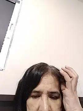 Snapshot of Prettysweetmum chatting on June 22, 8:11 am Prettysweetmum online show from June 22, 8:11 am