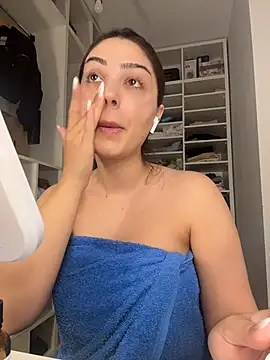 Lexi Storm online show from July 18, 5:00 am