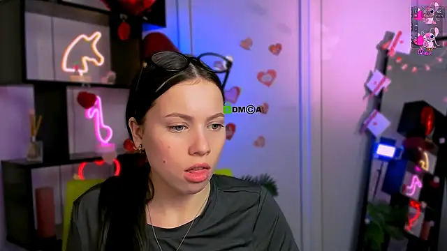 amanda-miki online show from February 10, 3:38 pm