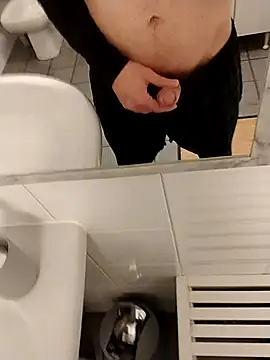 Snapshot of Baldassarre1990 chatting on November 2, 1:30 am Baldassarre1990 online show from November 2, 1:30 am