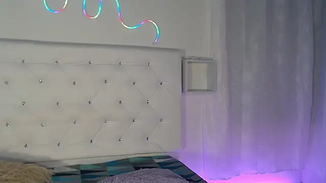 tatixxxvega online show from October 8, 1:20 pm