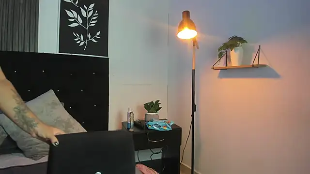 Snapshot of nanny__cute chatting on September 12, 3:34 pm nanny cute online show from September 12, 3:34 pm