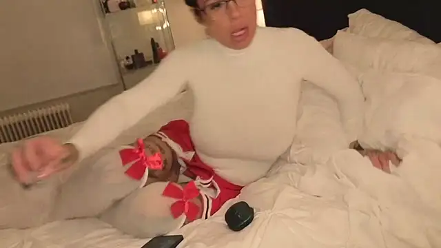 Snapshot of sexygilf82 chatting on September 26, 9:08 pm sexygilf82 online show from September 26, 9:08 pm