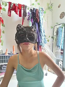Snapshot of SinfulTemptation chatting on June 3, 6:16 am SinfulTemptation online show from June 3, 6:16 am