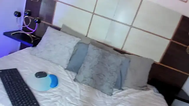 Snapshot of sofiagomez__ chatting on September 15, 8:20 pm sofiagomez online show from September 15, 8:20 pm