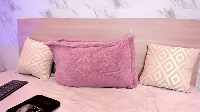 Snapshot of sofiagomez__ chatting on December 13, 7:53 pm sofiagomez online show from December 13, 7:53 pm