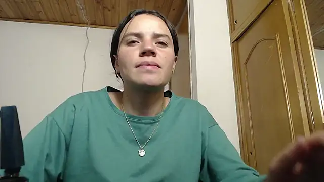 Snapshot of Skylar_Serenity chatting on October 18, 10:43 pm Skylar Serenity online show from October 18, 10:43 pm