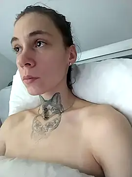 Snapshot of HoneySquirrel chatting on October 7, 1:52 pm HoneySquirrel online show from October 7, 1:52 pm