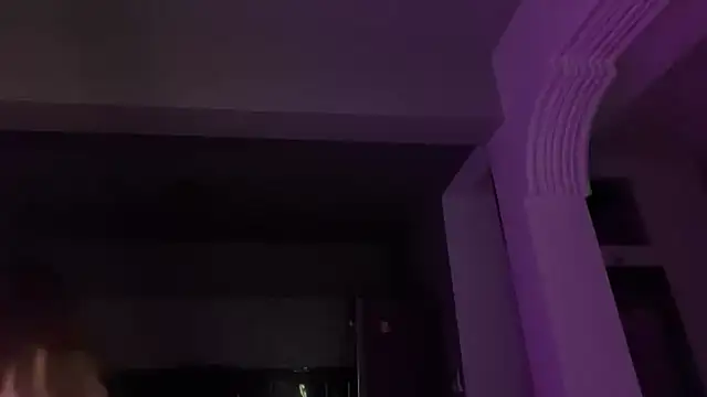 Lunahadidd online show from June 27, 9:42 pm