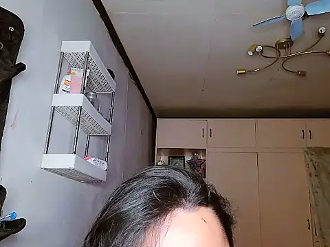 YourNikkieXxx online show from December 15, 6:34 pm