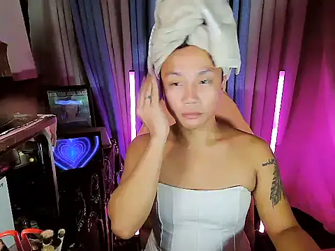 YourNikkieXxx online show from June 12, 3:22 pm