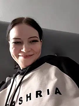 DragonFoxie online show from October 15, 10:10 pm