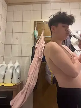 Kingpowerlittel online show from March 10, 9:53 pm