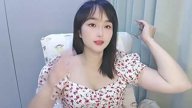 Snapshot of Honeysexy-1 chatting on September 23, 11:02 am Honeysexy-1 online show from September 23, 11:02 am