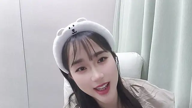 Snapshot of Honeysexy-1 chatting on October 31, 2:29 pm Honeysexy-1 online show from October 31, 2:29 pm