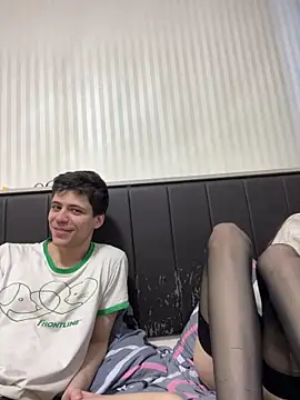 lovburger online show from April 26, 2:48 pm