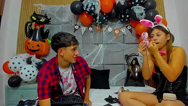 ChanellandMax online show from October 31, 2:29 pm