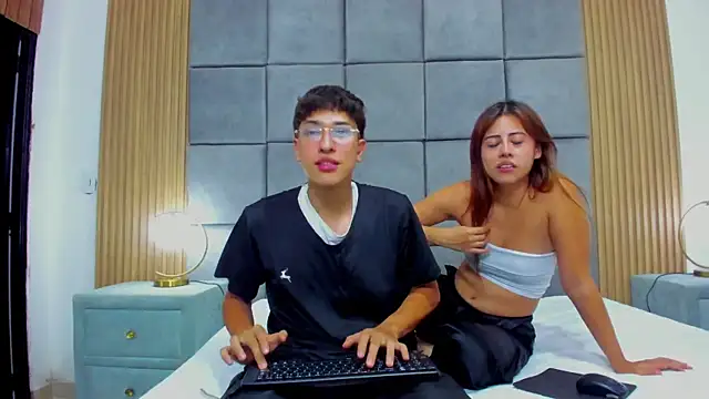 ChanellandMax online show from November 1, 7:27 pm