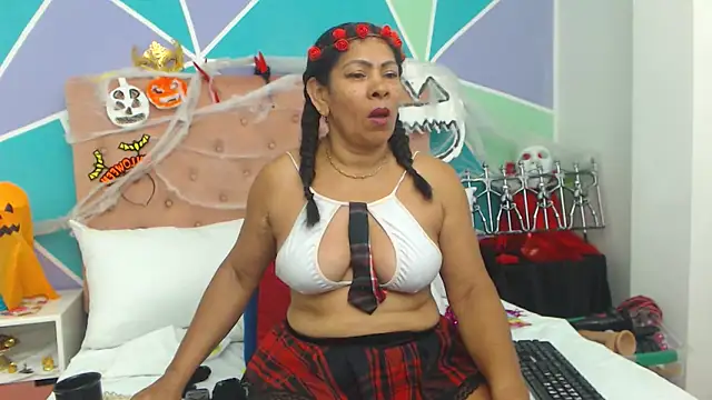 Snapshot of Morenaza6420 chatting on October 22, 9:58 pm Morenaza6420 online show from October 22, 9:58 pm