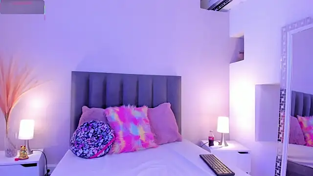 Snapshot of KendraChavez_ chatting on September 23, 8:45 pm KendraChavez online show from September 23, 8:45 pm