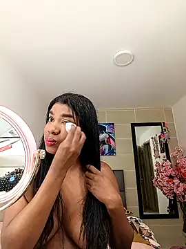 Snapshot of KendraChavez_ chatting on October 5, 6:01 am KendraChavez online show from October 5, 6:01 am