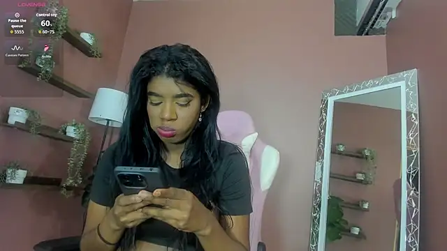 Snapshot of KendraChavez_ chatting on October 19, 9:04 pm KendraChavez online show from October 19, 9:04 pm