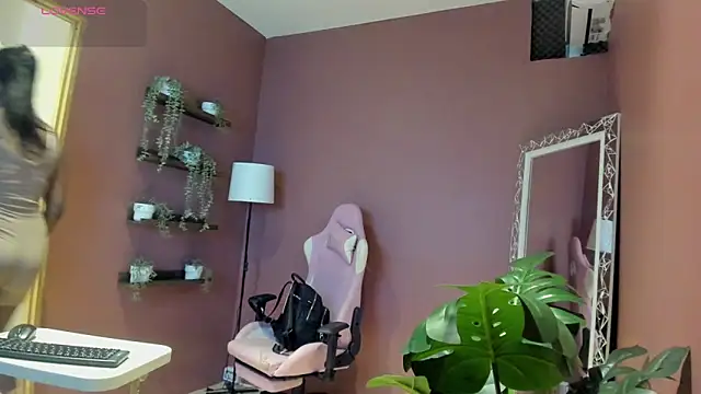 Snapshot of KendraChavez_ chatting on November 4, 9:14 pm KendraChavez online show from November 4, 9:14 pm