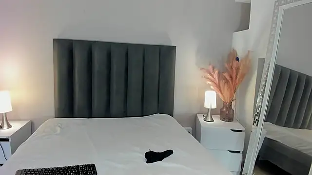 Snapshot of KendraChavez_ chatting on November 13, 9:25 pm KendraChavez online show from November 13, 9:25 pm