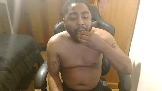 Snapshot of Breadwinnah chatting on September 21, 6:04 am Breadwinnah online show from September 21, 6:04 am