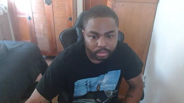 Snapshot of Breadwinnah chatting on September 24, 10:24 pm Breadwinnah online show from September 24, 10:24 pm